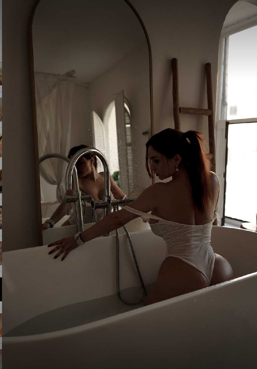 A playful frame from Miranda Faith nude — online in Yongyin