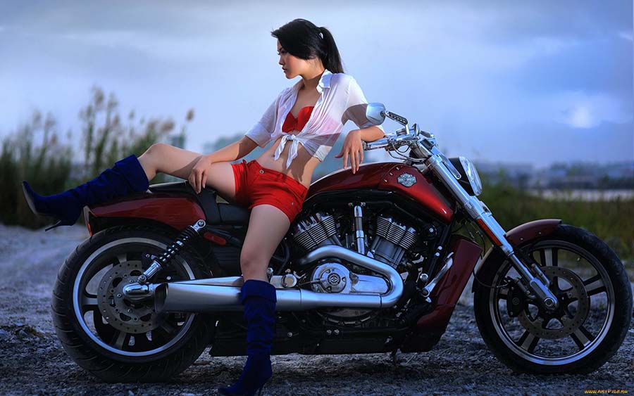 Beautiful girls and motorcycles in Yongyin