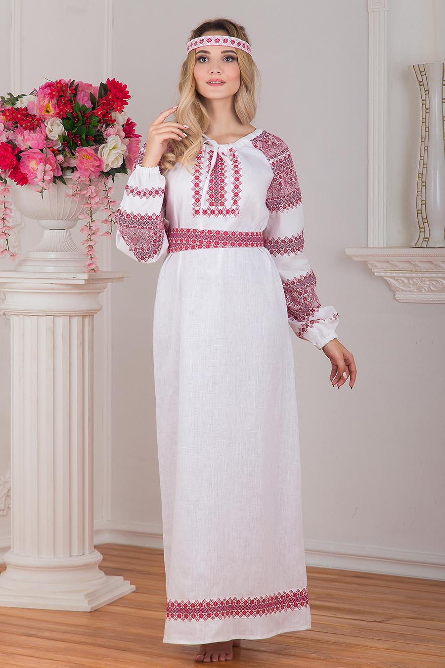 Women in Slavic costumes in Yongyin