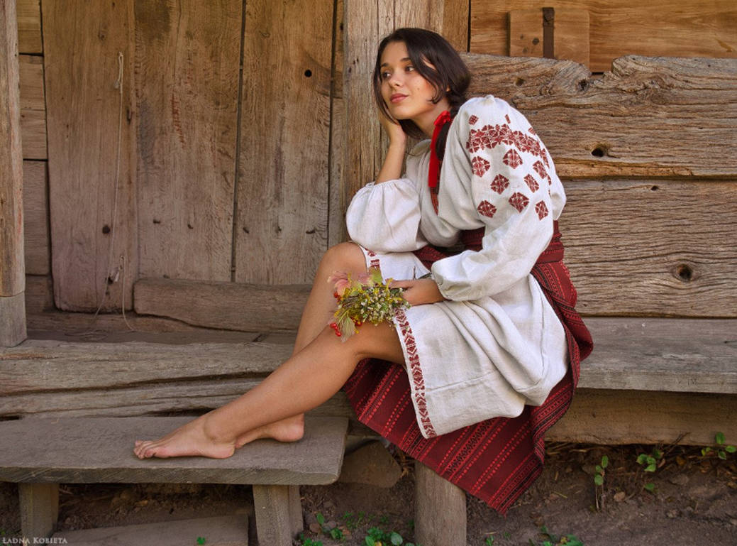 Women in Slavic costumes in Yongyin