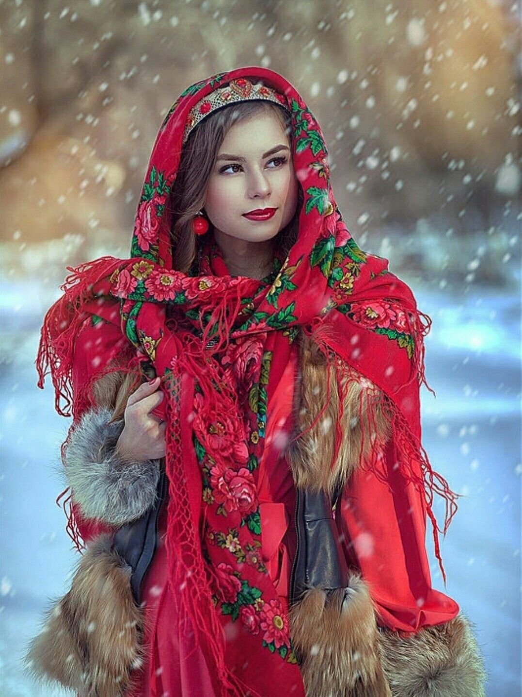 Beautiful girl Women in Slavic costumes in Yongyin