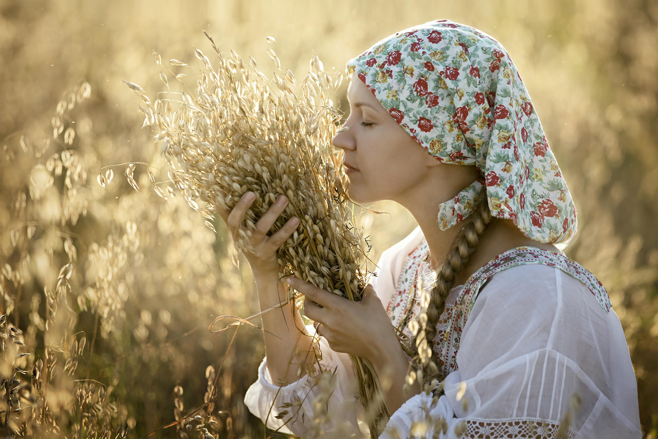 Photo Women in Slavic costumes in Yongyin