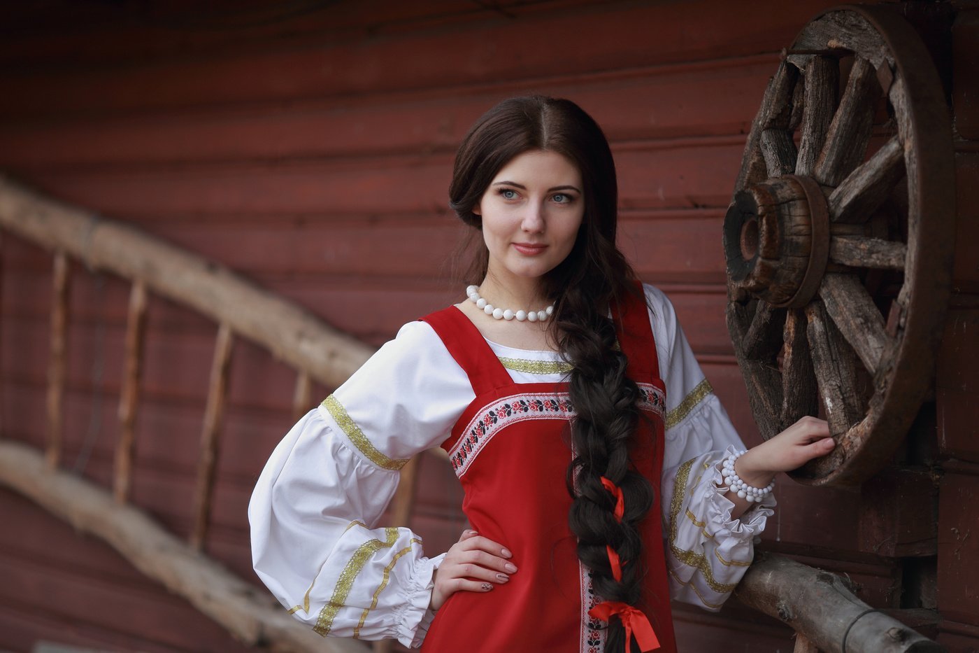 Girls in Slavic costumes in Yongyin