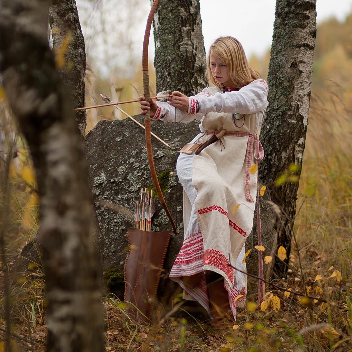 Sexy photo Girls in Slavic costumes in Yongyin