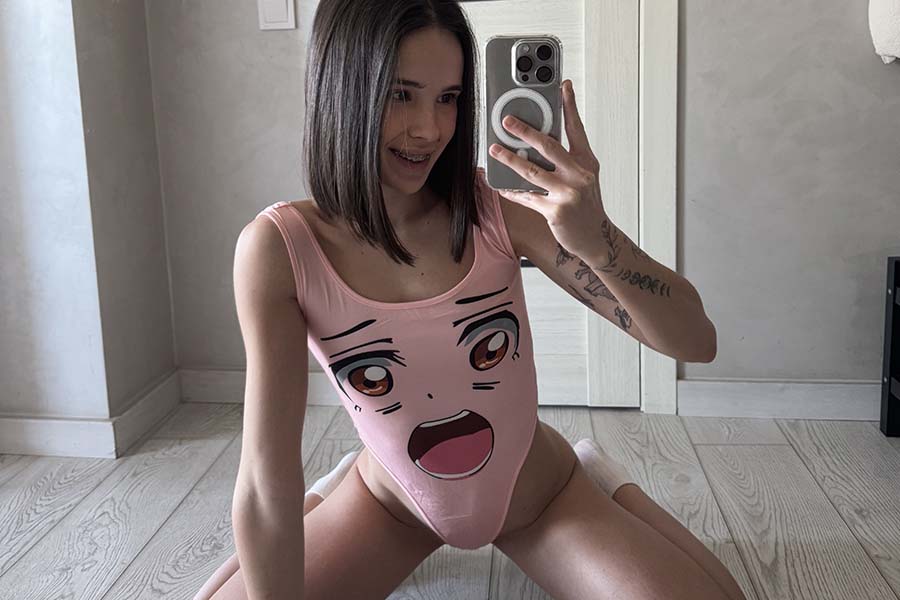 Model Tina in Yongyin