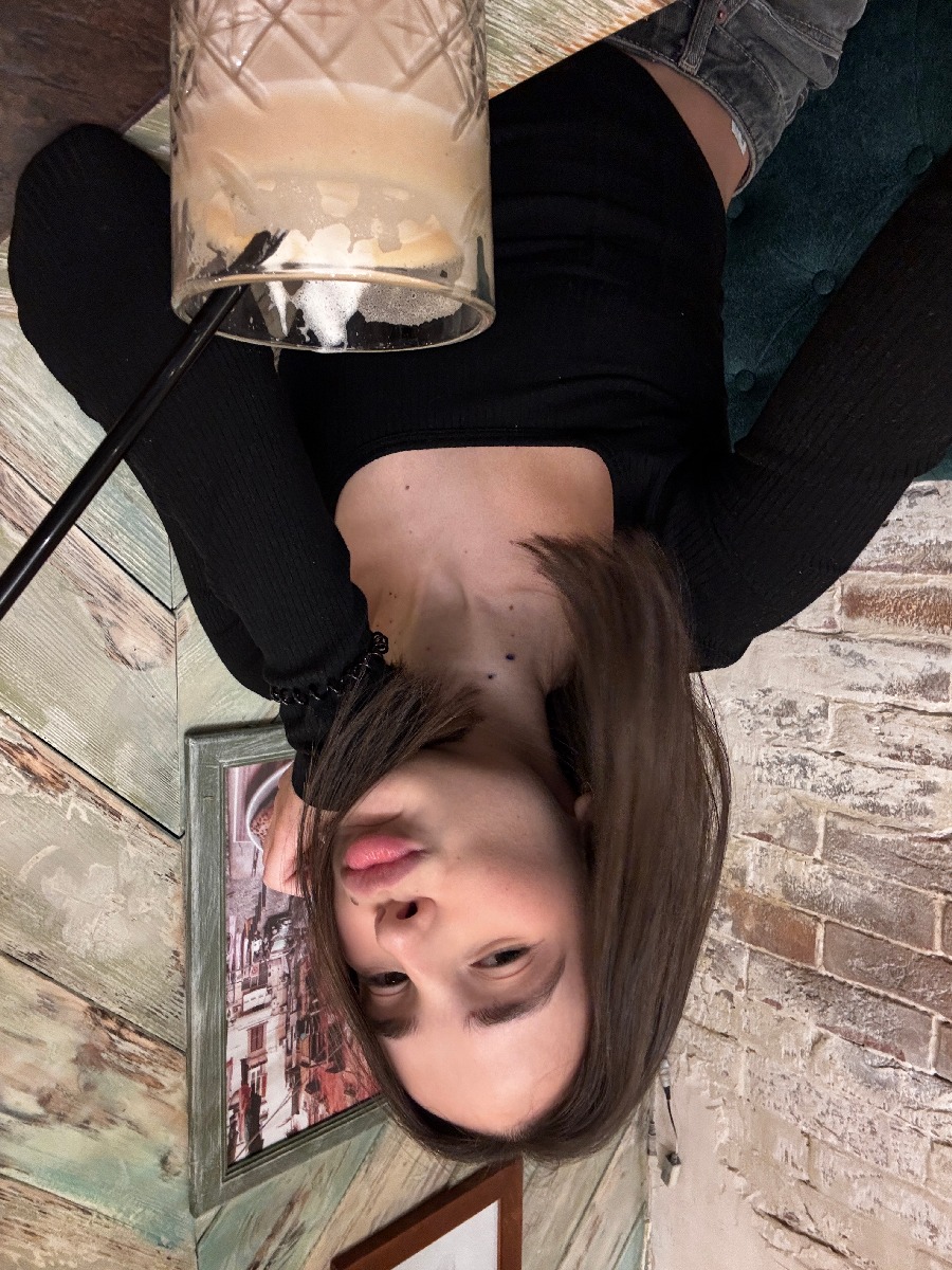 Fresh photos, fresh mood — Tina online in Yongyin